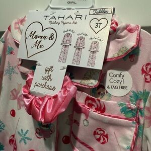Tahari Mama and Me Matching Christmas Pajamas- 3T